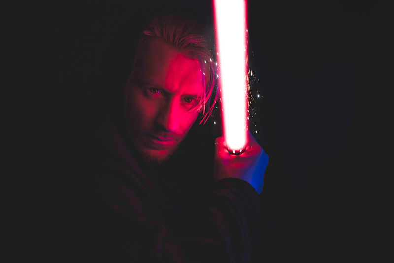 Jedi com lightsaber